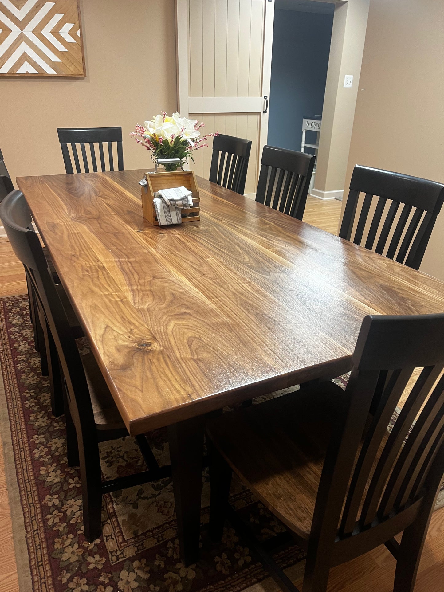 The Dining Delight Table