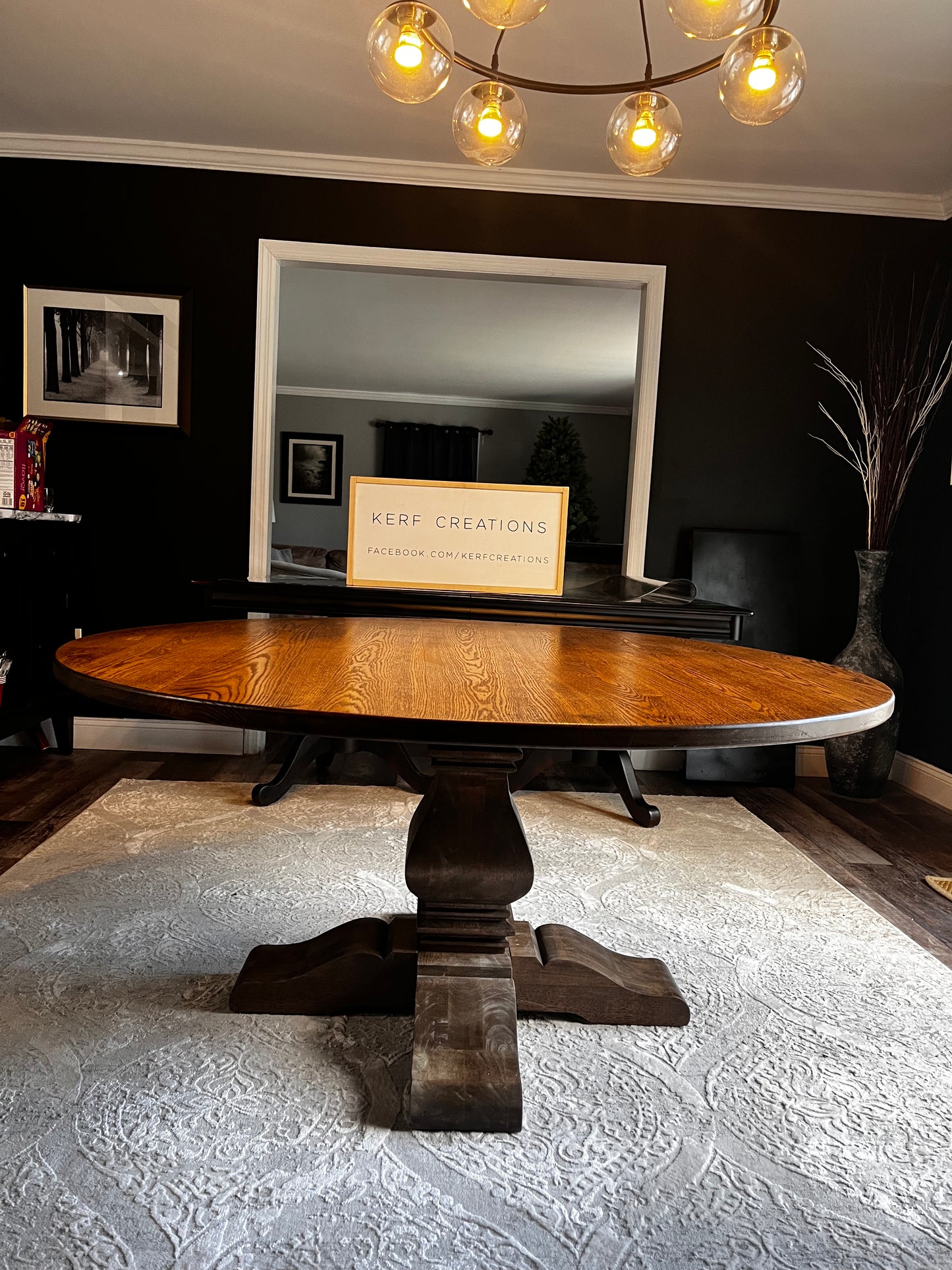 The Round Amanda Table
